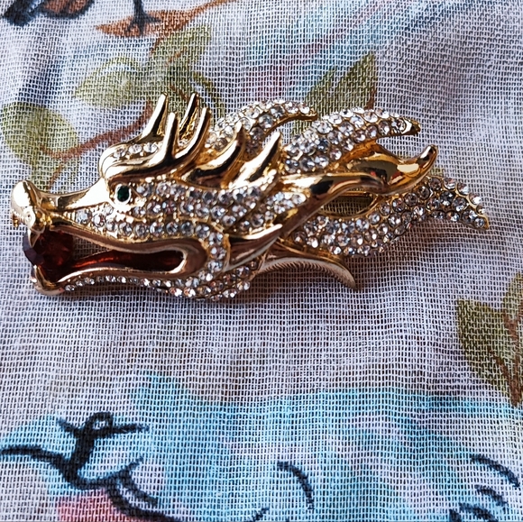 Asian DRAGON Rhinestone Encrusted Brooch Gold Wash Fierce Emerald Stone Eyes - Picture 1 of 12